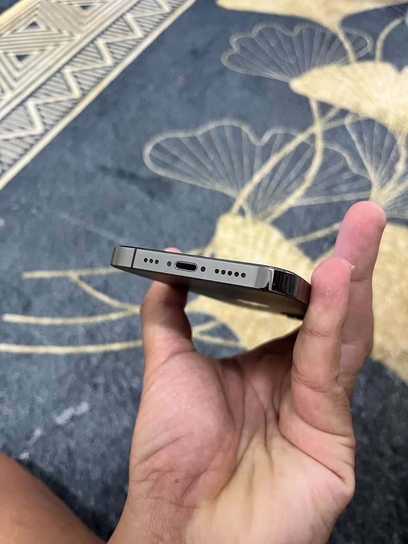 Apple iPhone 12 Pro 4