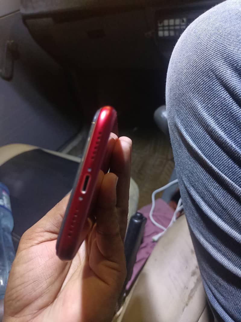 Apple iPhone 11 3