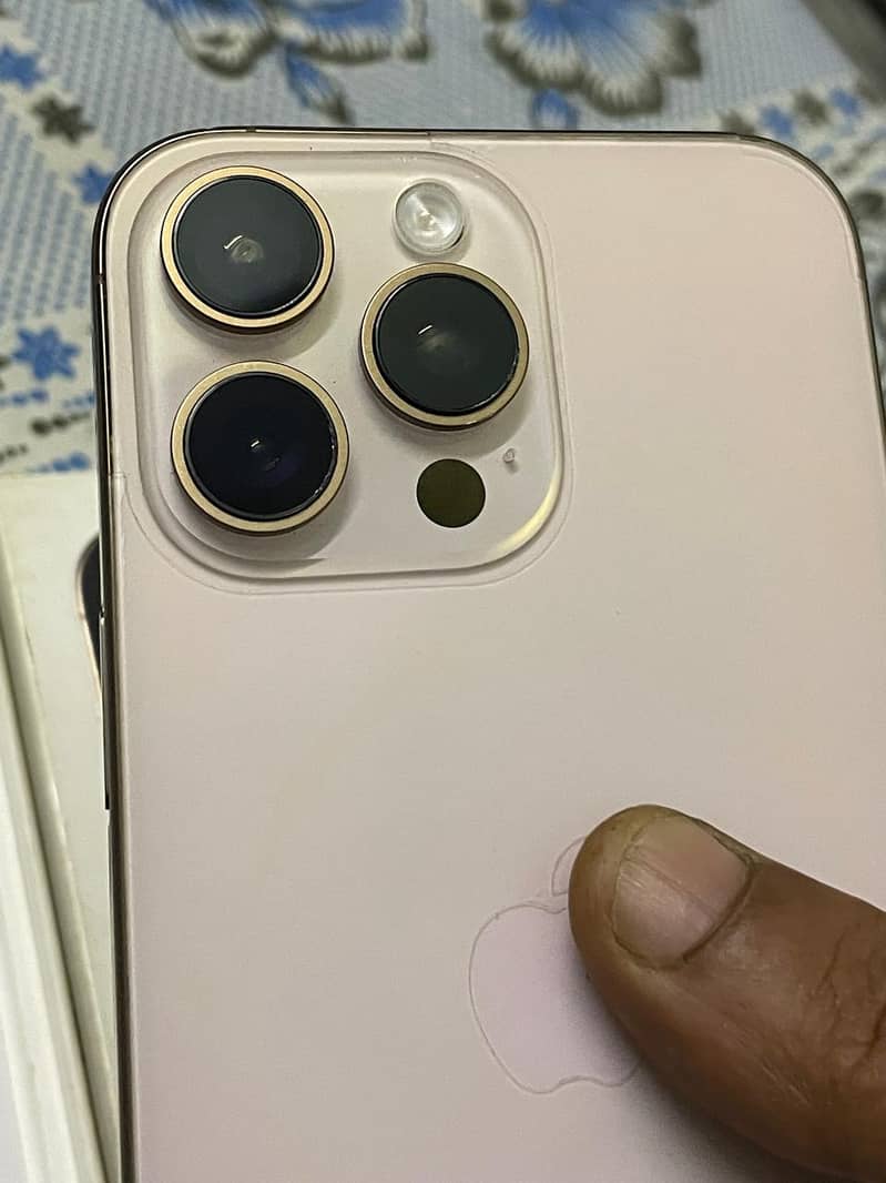 Apple iPhone 16 pro max 5