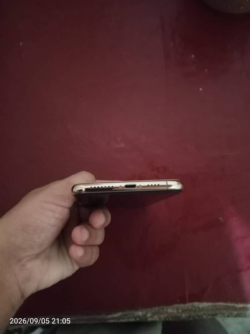 Apple iPhone 11 Pro Max 3
