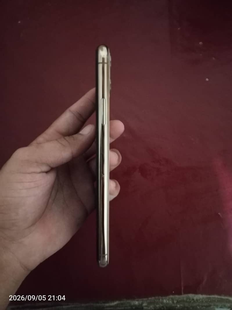 Apple iPhone 11 Pro Max 5