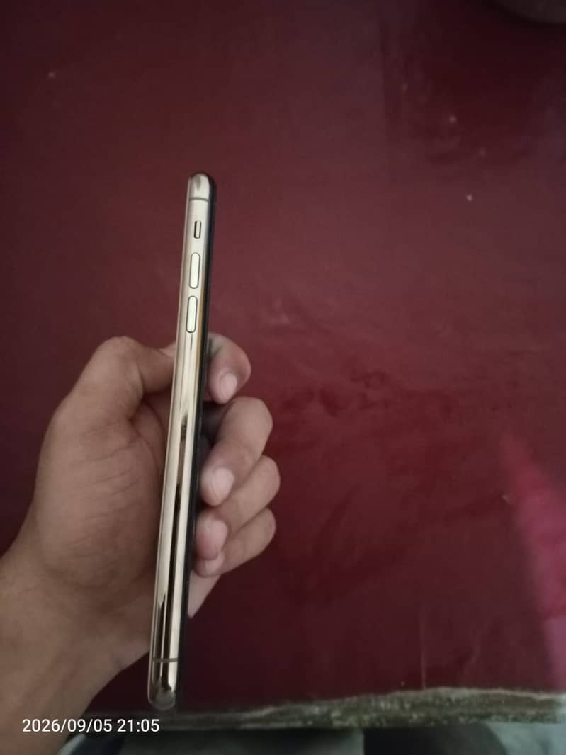 Apple iPhone 11 Pro Max 6
