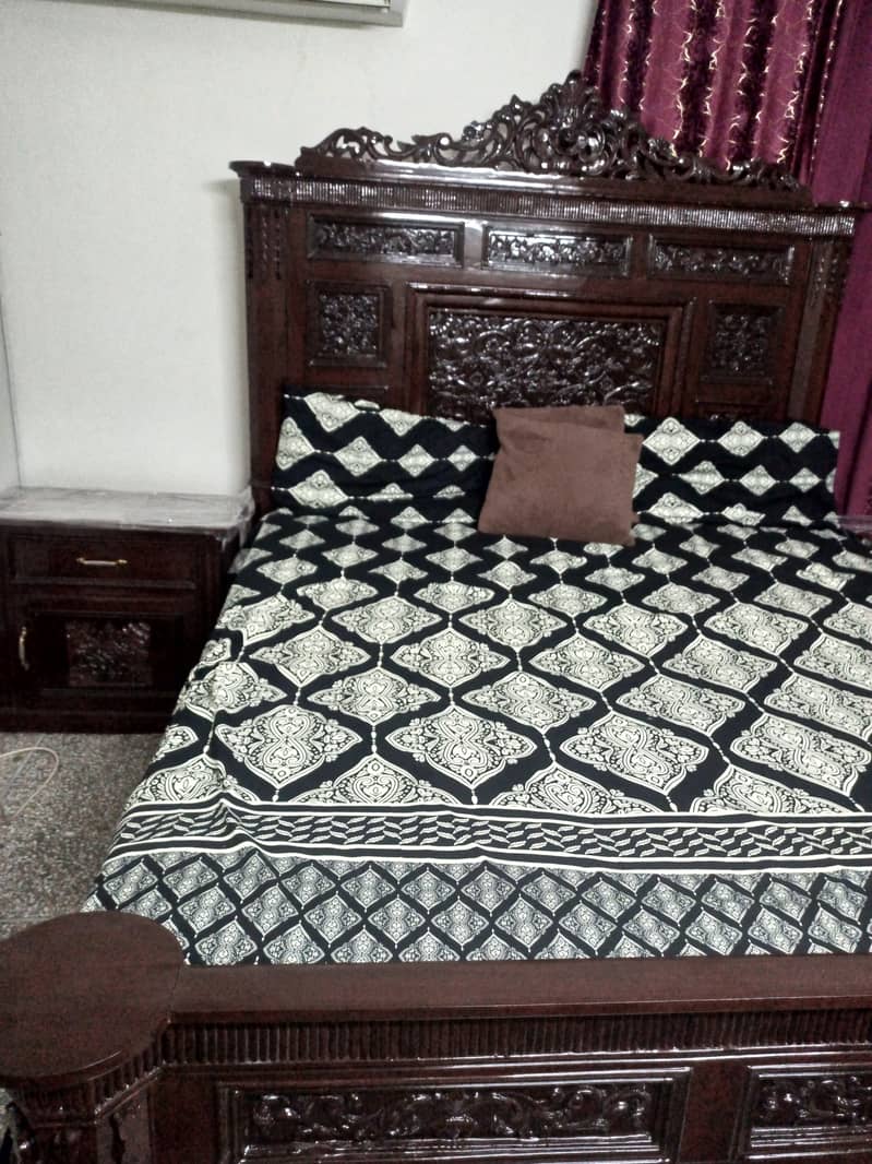 Chinyoti Bed Set with Dressing Table 0