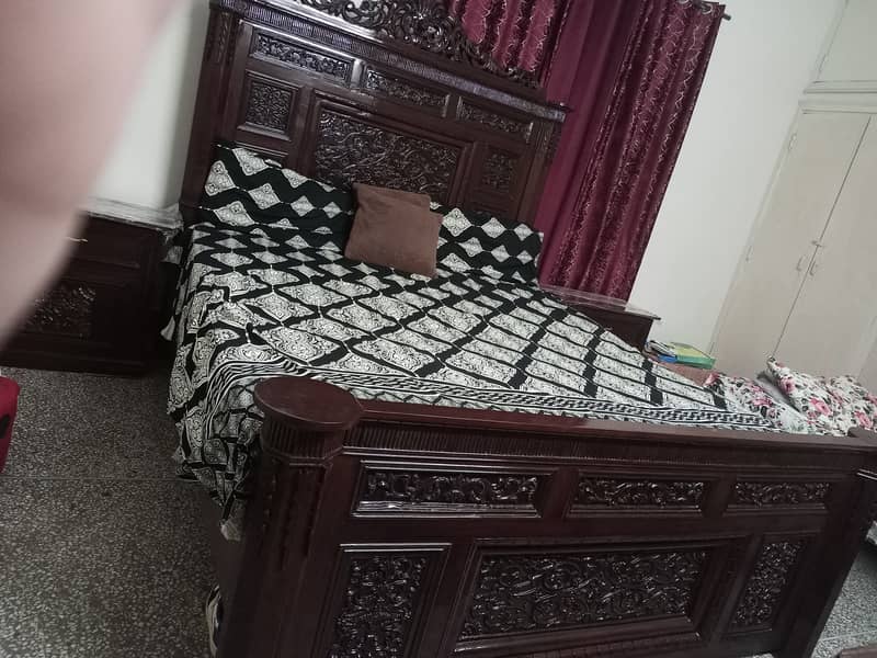 Chinyoti Bed Set with Dressing Table 1