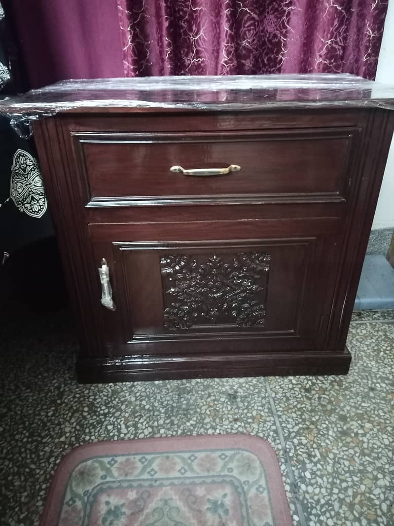 Chinyoti Bed Set with Dressing Table 4