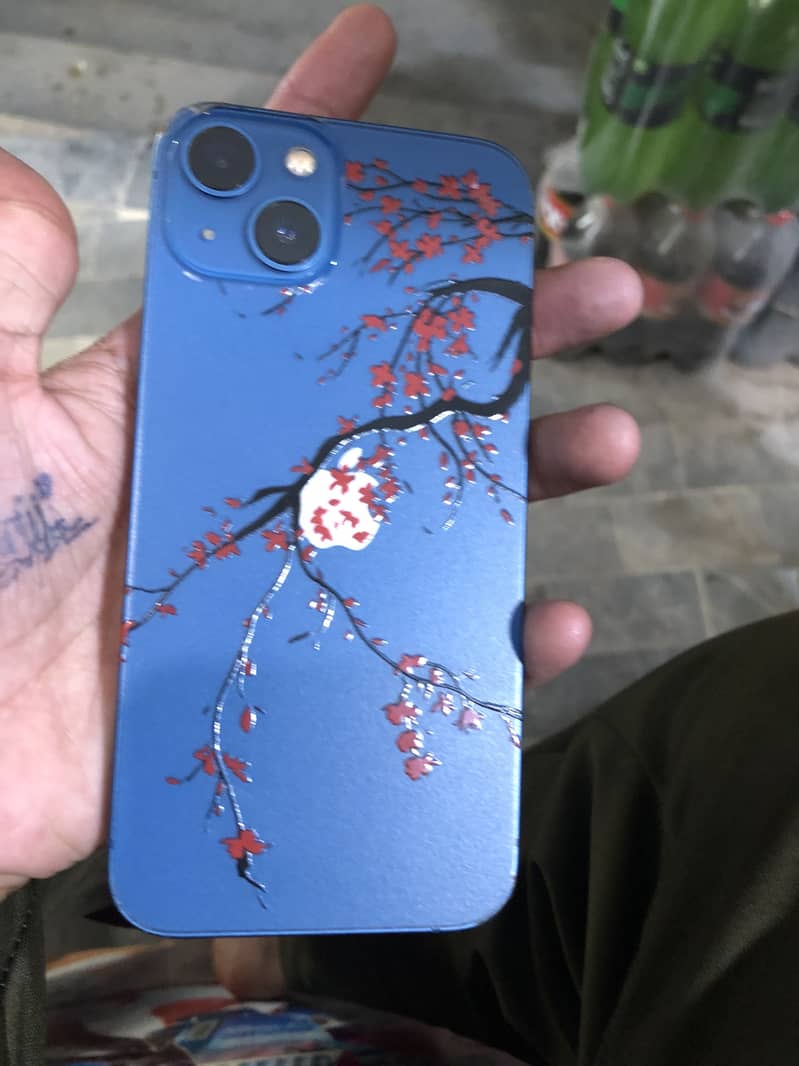 Apple iPhone 13 4
