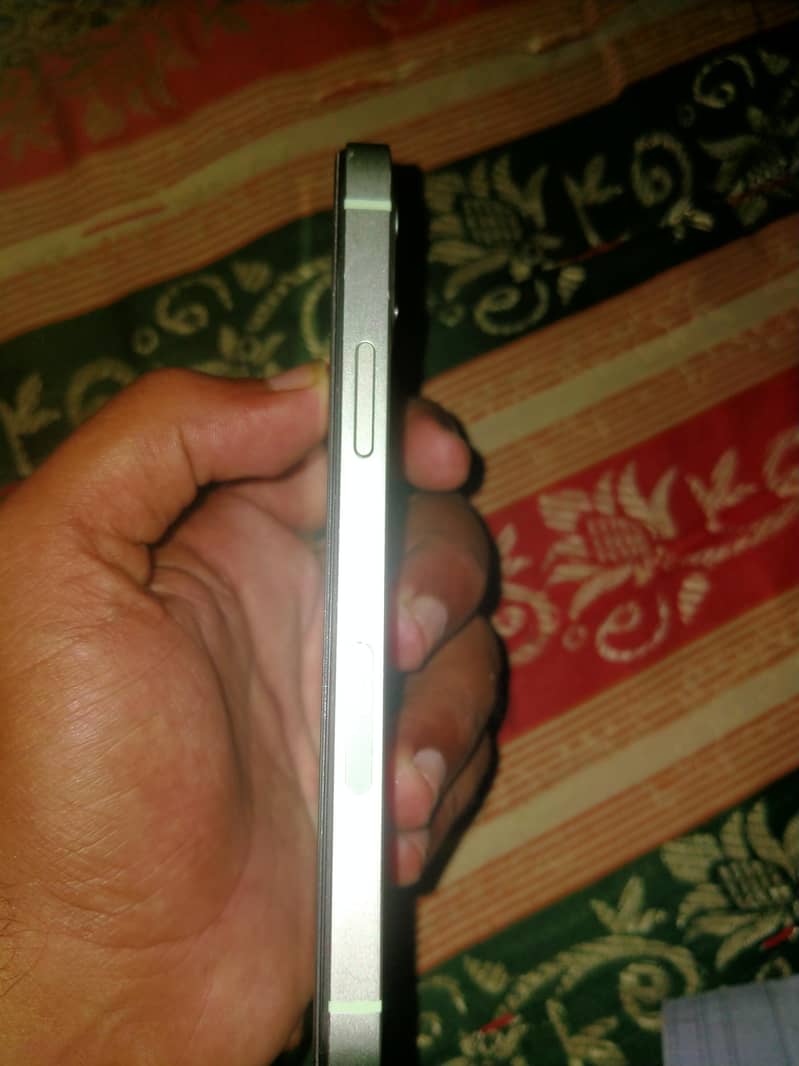 Apple iPhone 12 5