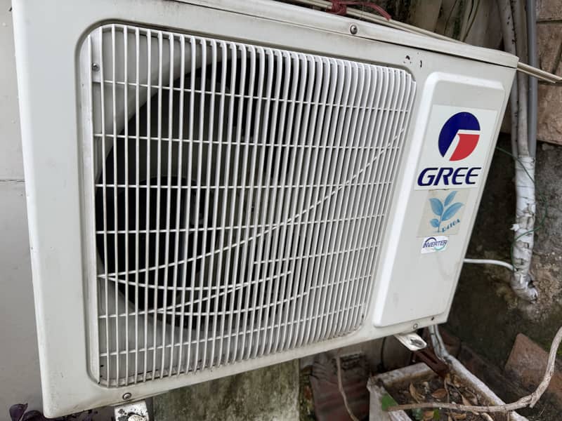 Gree 1 ton split type  excellent condition 4