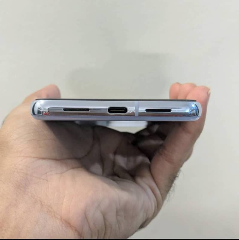 Google Pixel 8 Pro 4