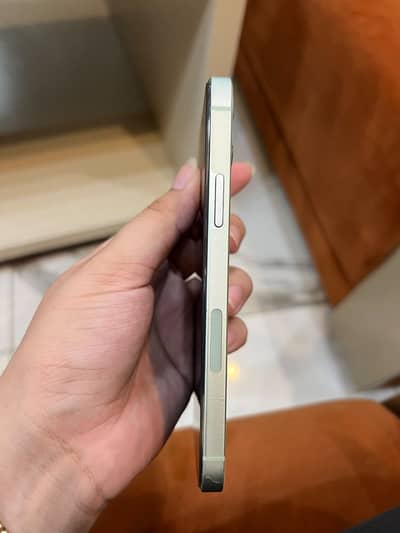Iphone 12 pta 128 gb back broken and battery changed