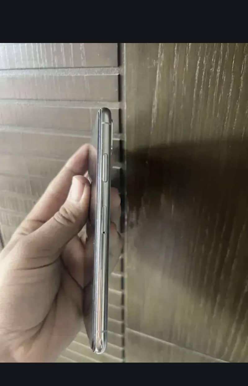 Apple iPhone X 3