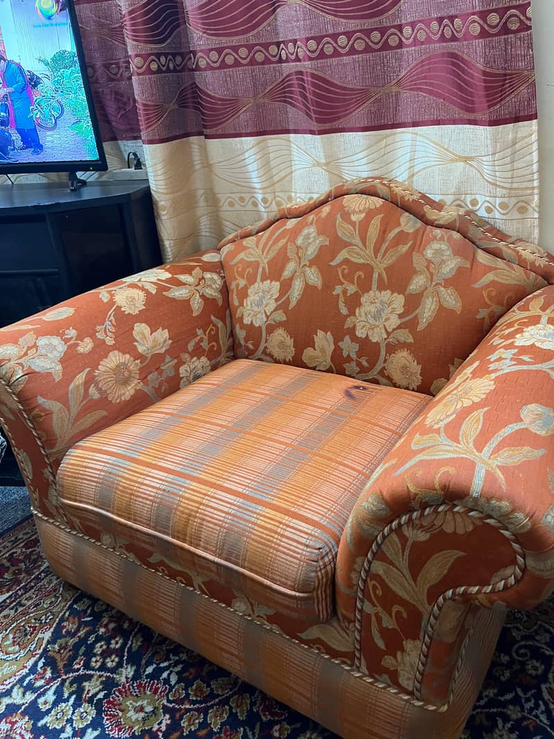 5 Seater sofa set. 3