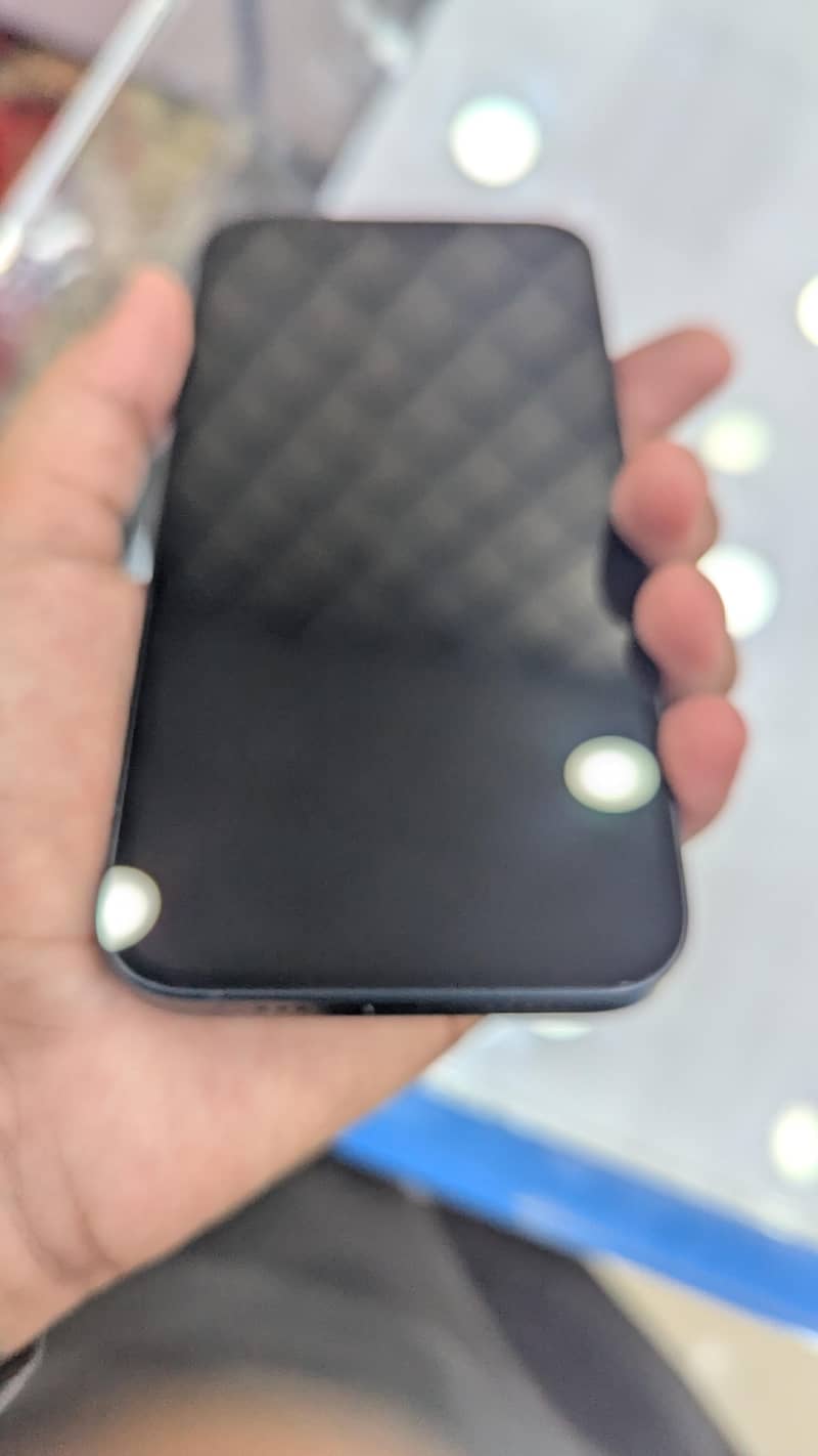Apple iPhone 13 5