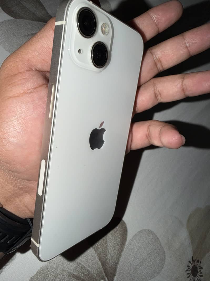 Apple iPhone 13 0