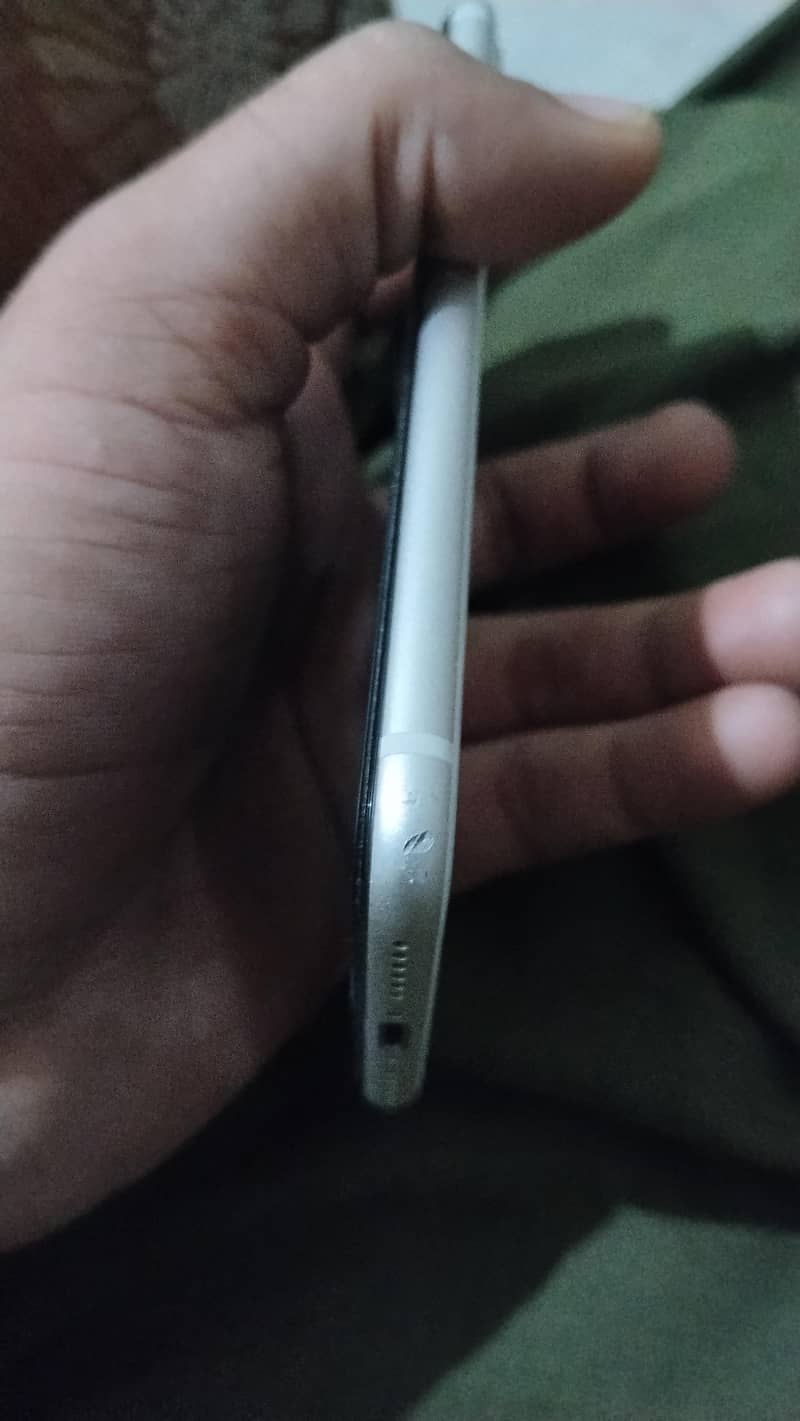 Apple iPhone SE 3