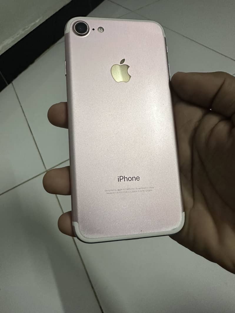 Apple iPhone 7 0