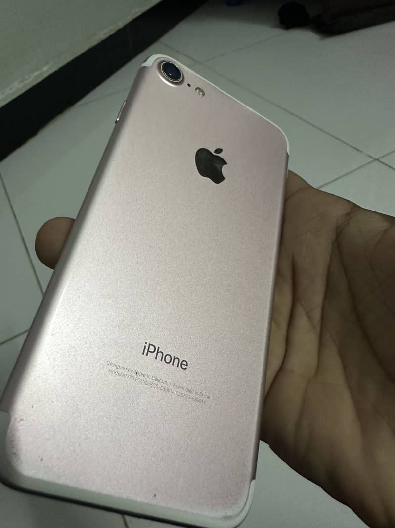 Apple iPhone 7 1