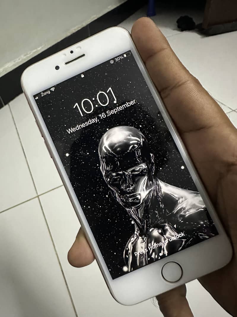 Apple iPhone 7 2