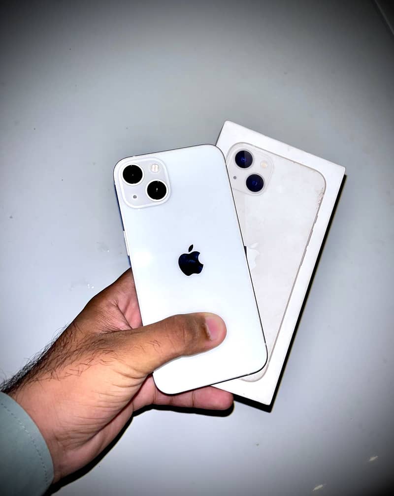Apple iPhone 13 0