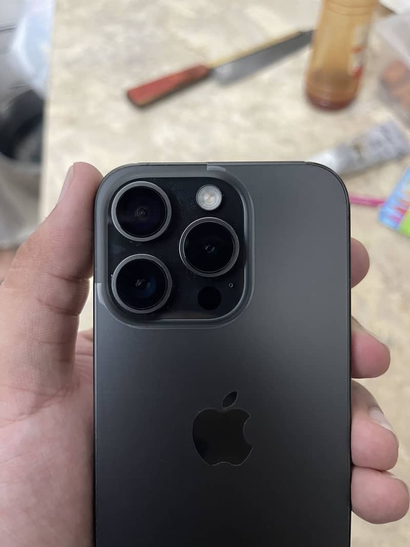Apple iPhone 15 Pro 4