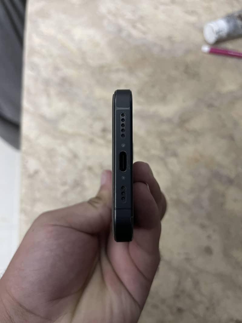 Apple iPhone 15 Pro 6