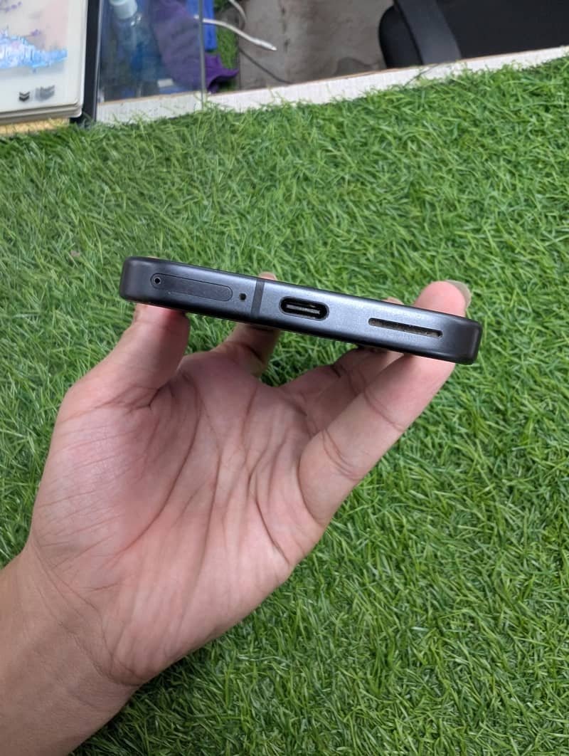 Google Pixel 9 4