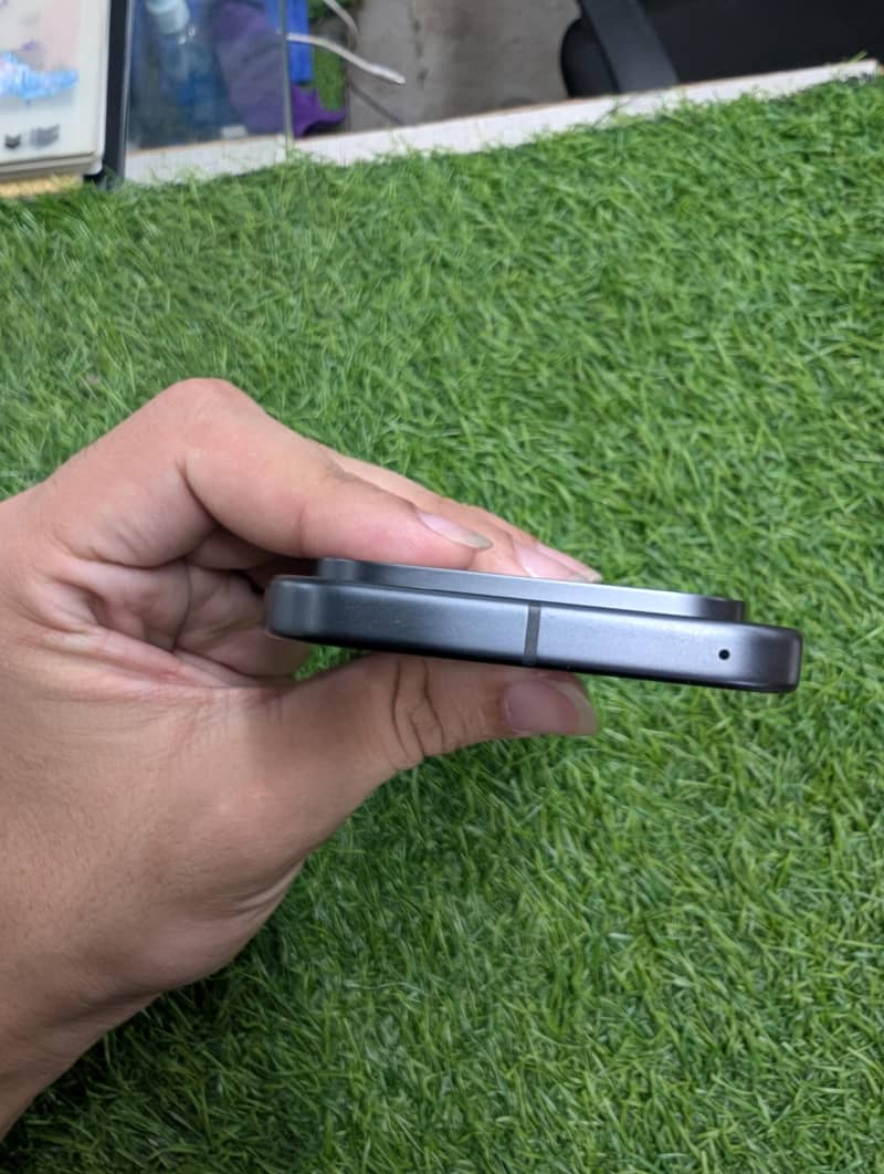 Google Pixel 9 5