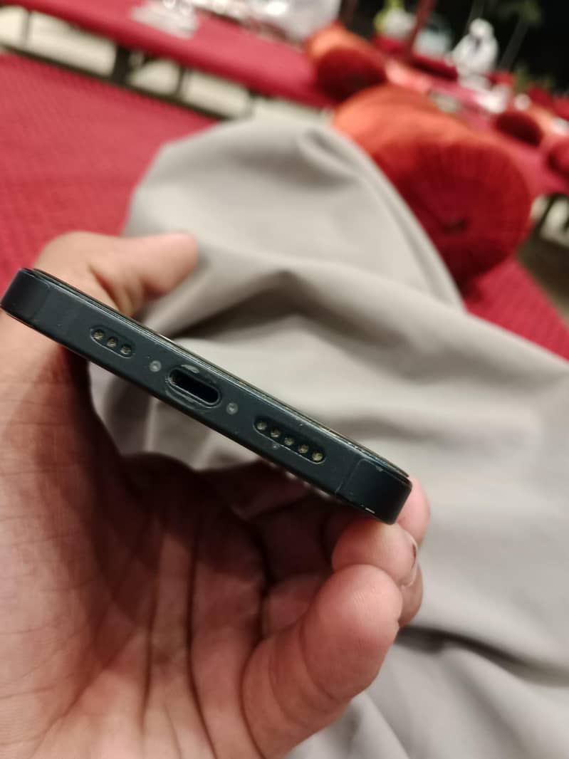 Apple iPhone 13 . . jv. 2