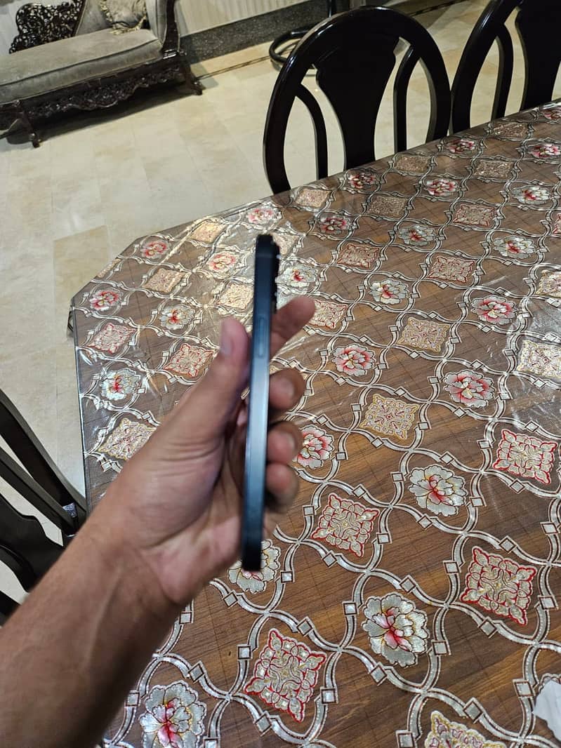 Apple iPhone 14 1