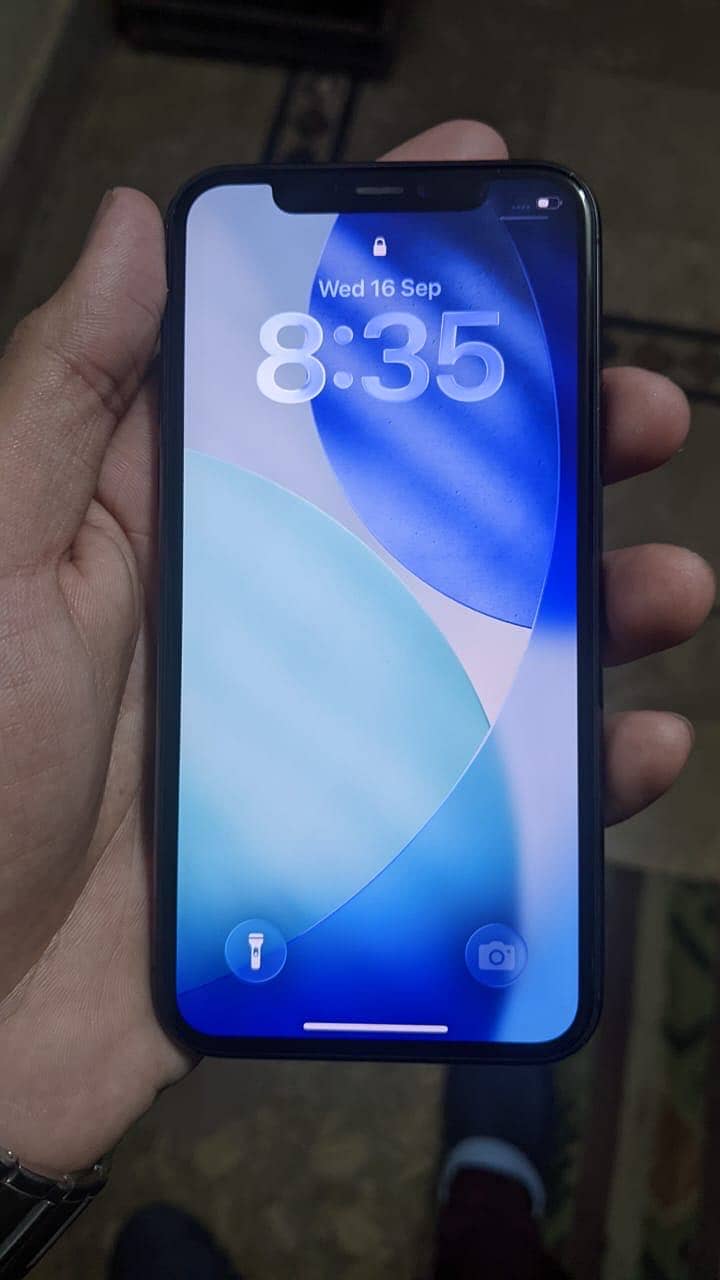 Apple iPhone 11 Pro 4