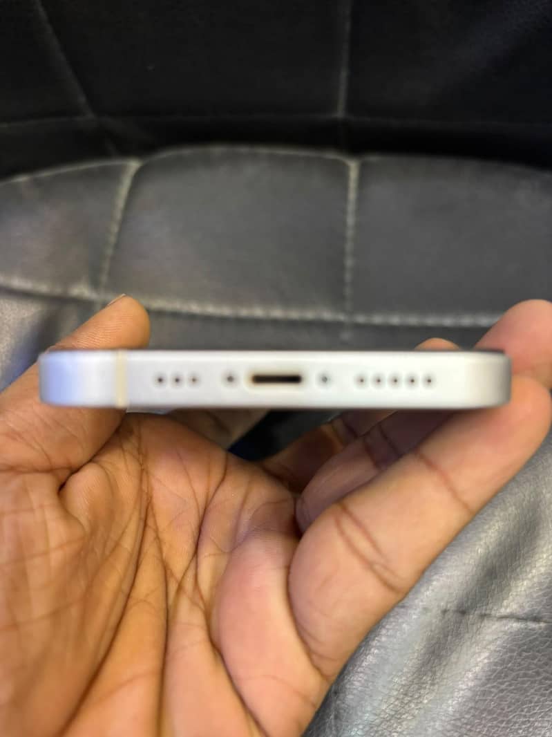 Apple iPhone 12 1