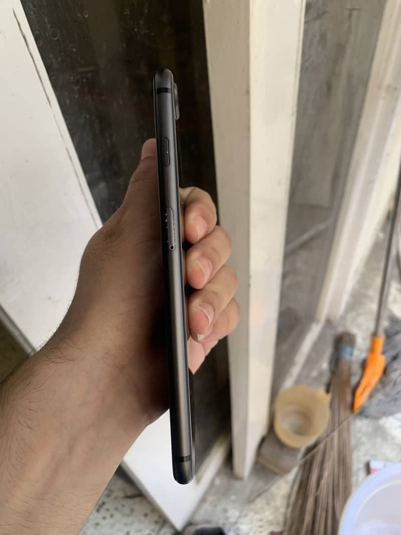 Apple iPhone 8 Plus 6