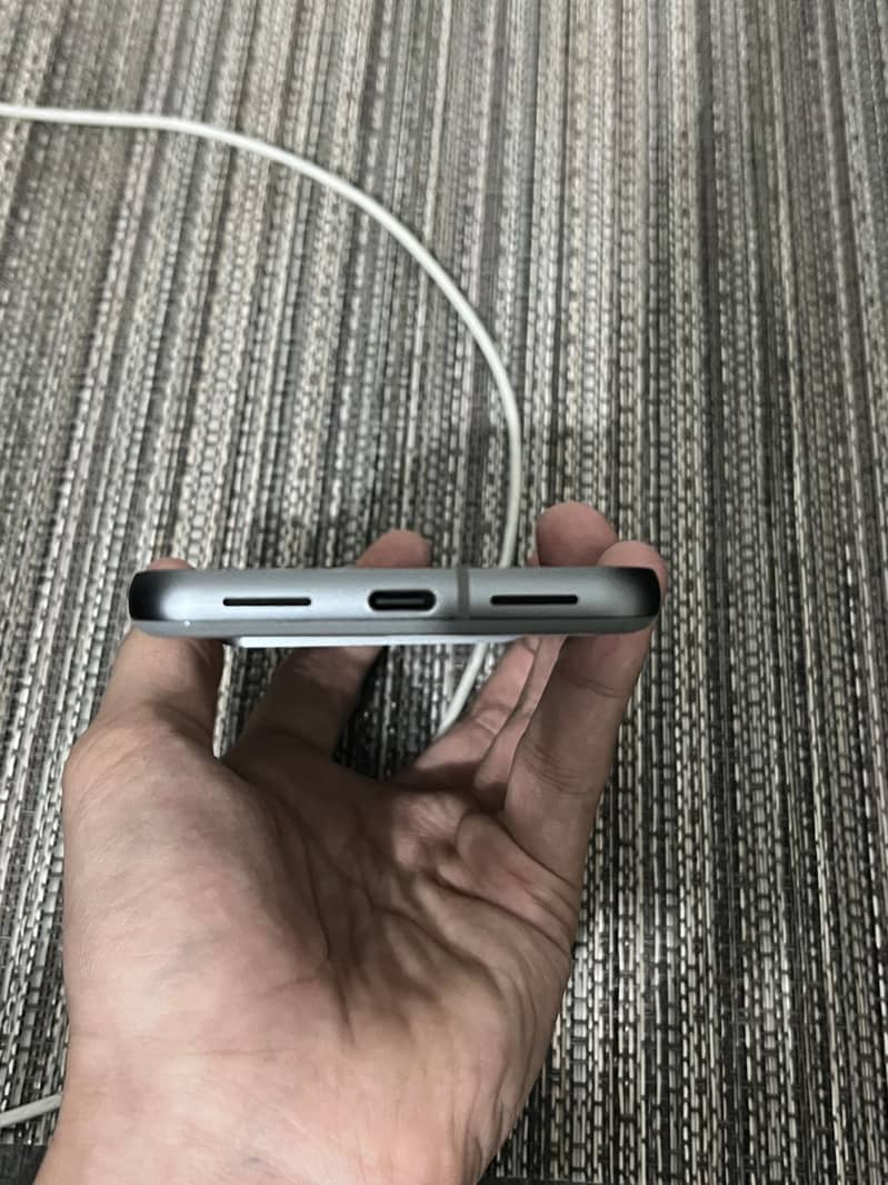 Google pixel 8 3