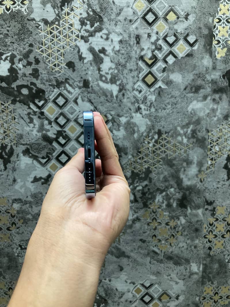 Apple iPhone 13 Pro 4