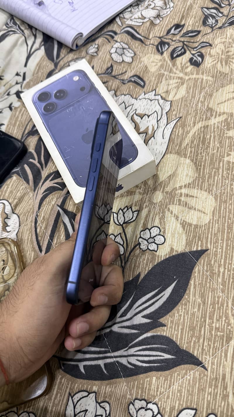 Apple iPhone 17 Pro 0