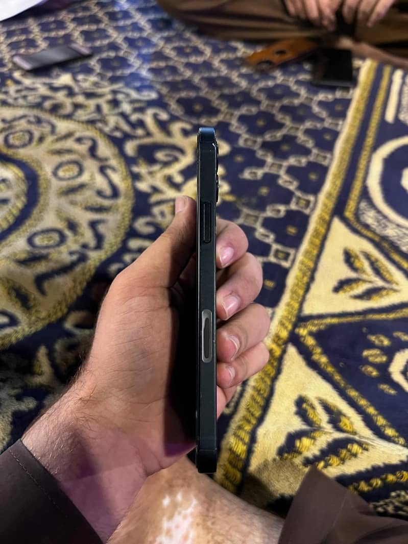 Apple iPhone 12 2