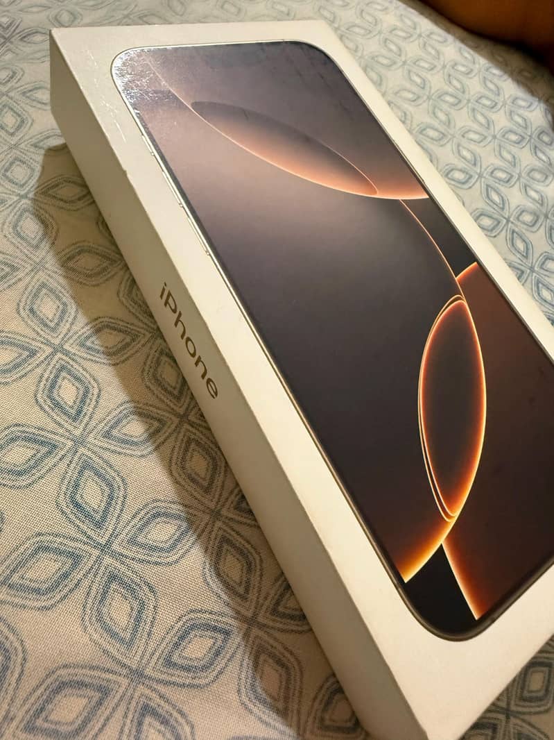 Apple iPhone 16 Pro Max 0