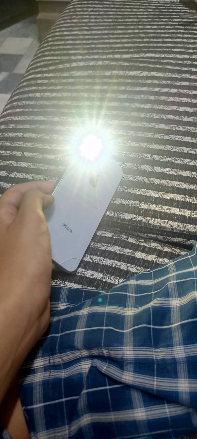 Apple iPhone X 3