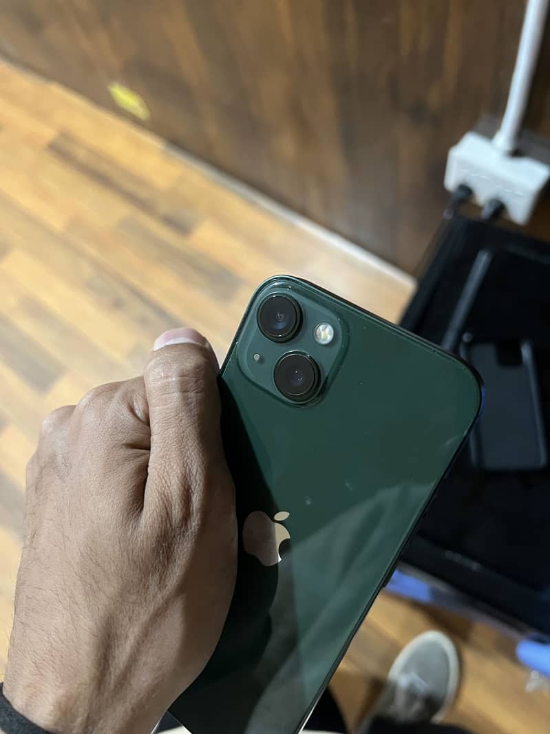 Apple iPhone 13 0