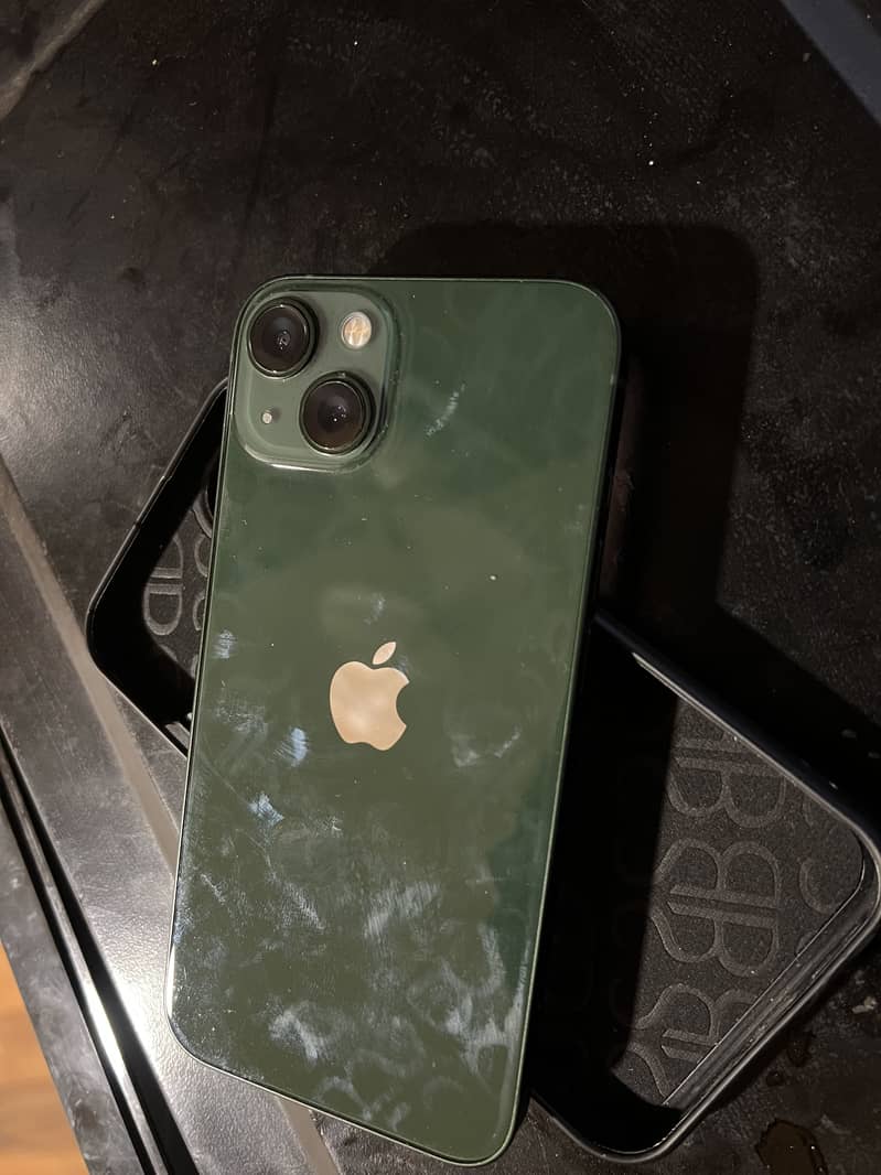 Apple iPhone 13 4
