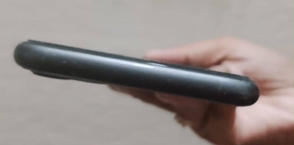 Apple iPhone 11 3
