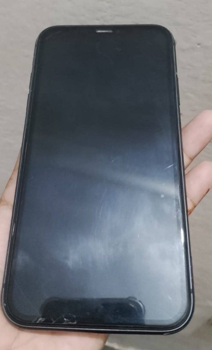 Apple iPhone 11 4