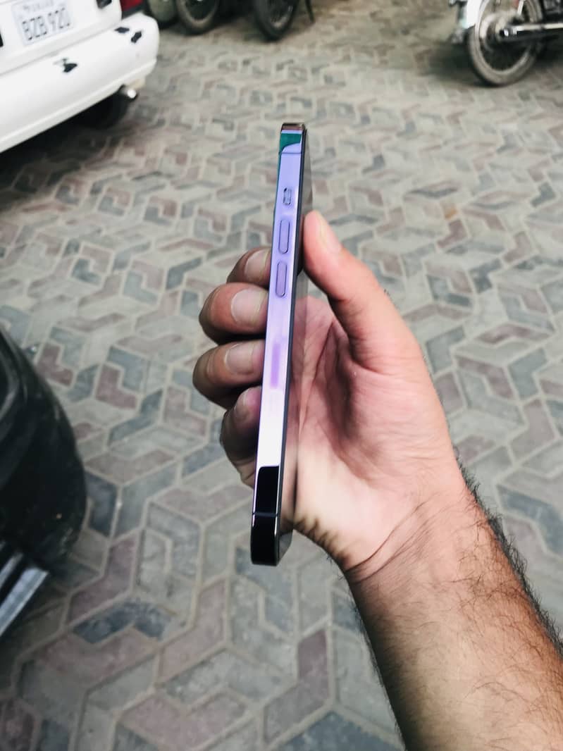 Apple iPhone 14 Pro 3