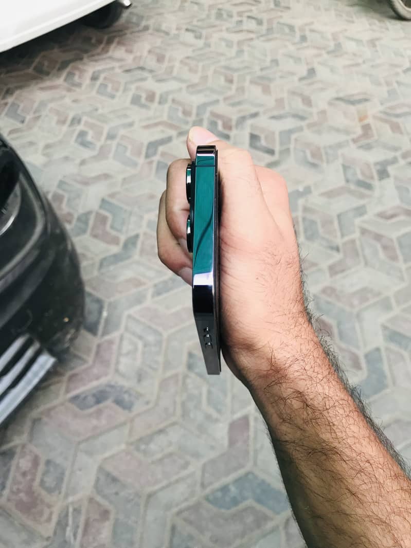 Apple iPhone 14 Pro 4