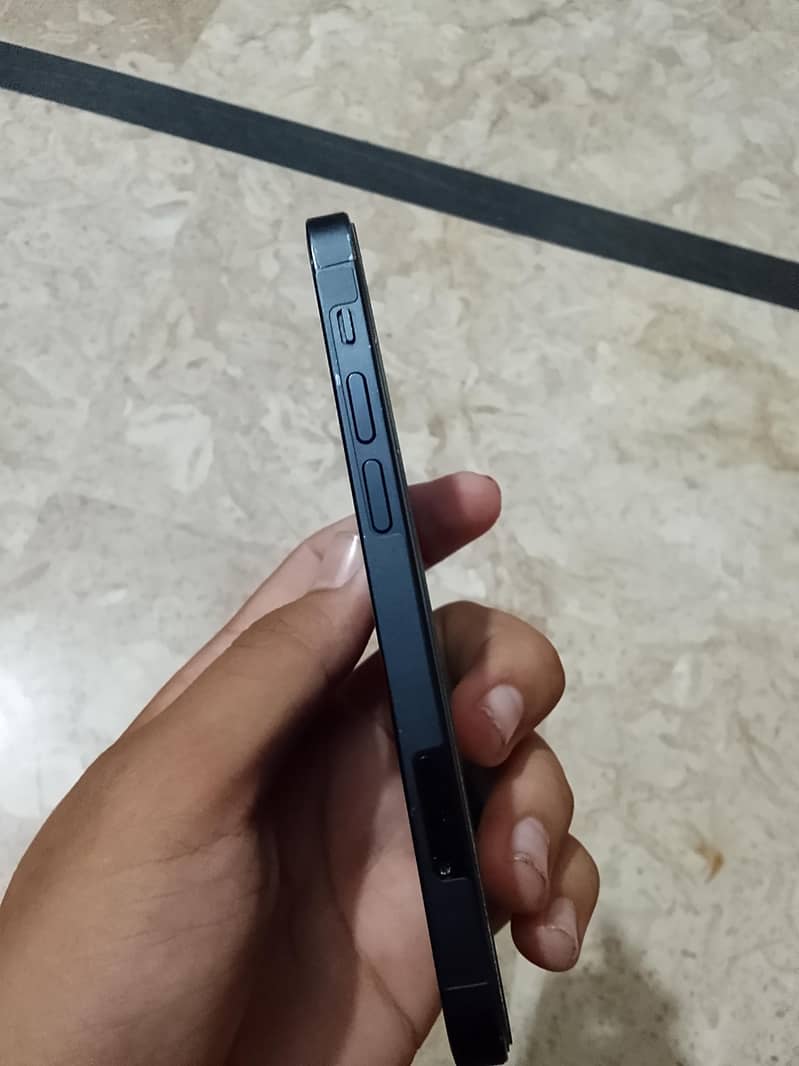 Apple iPhone 12 mini 0