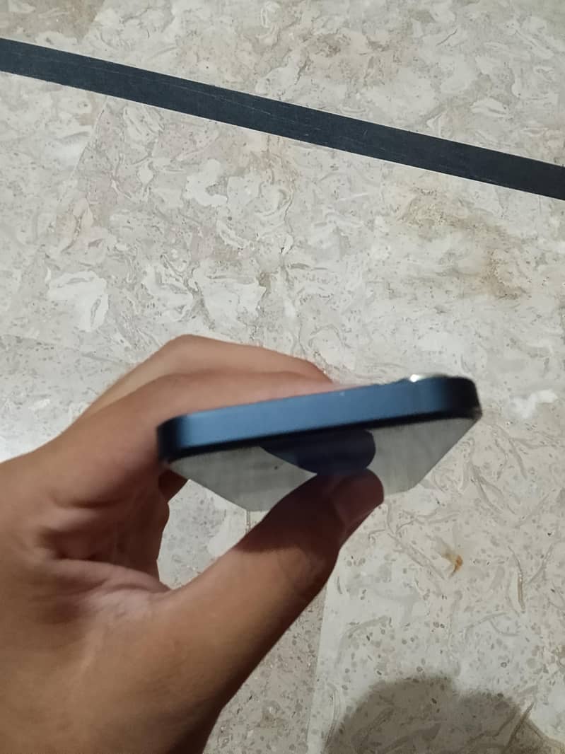 Apple iPhone 12 mini 1