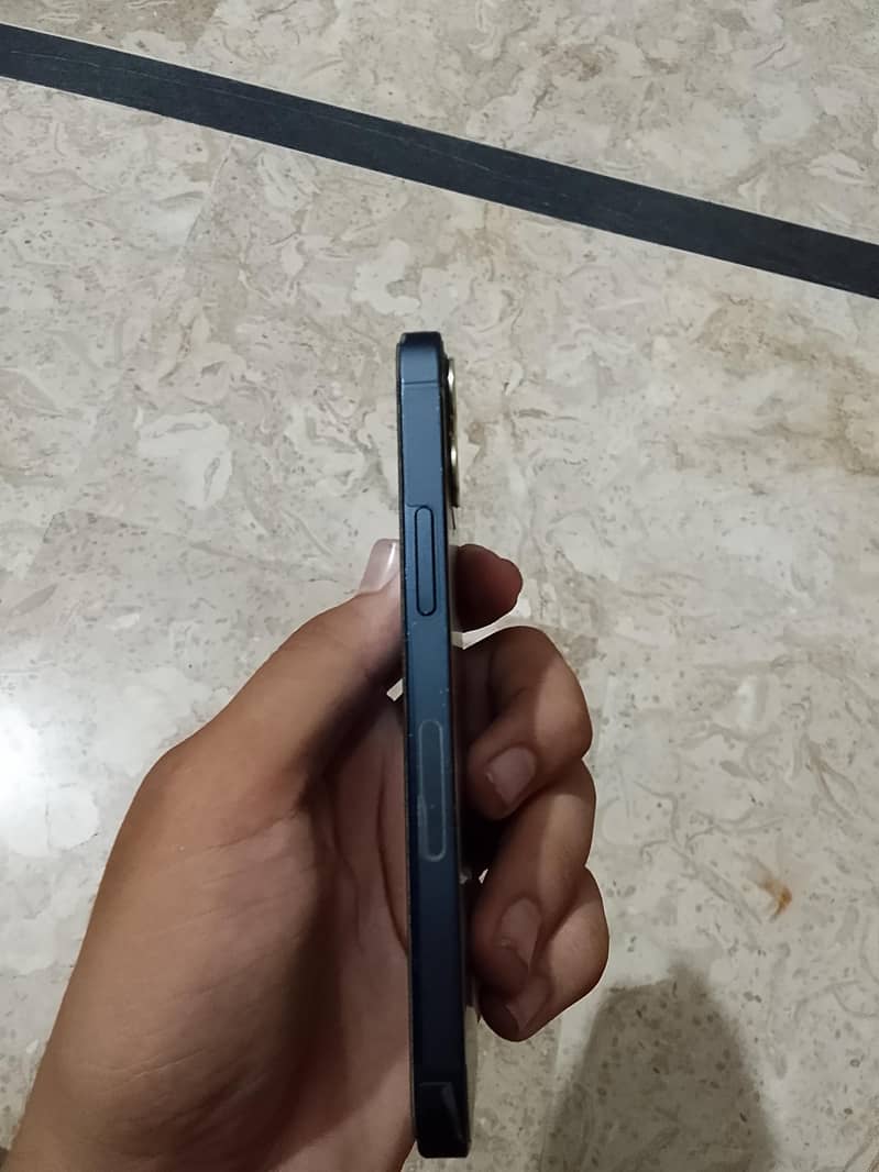Apple iPhone 12 mini 3