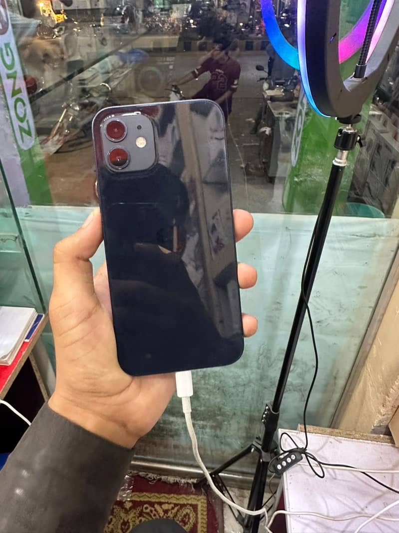 Apple iPhone 12 0