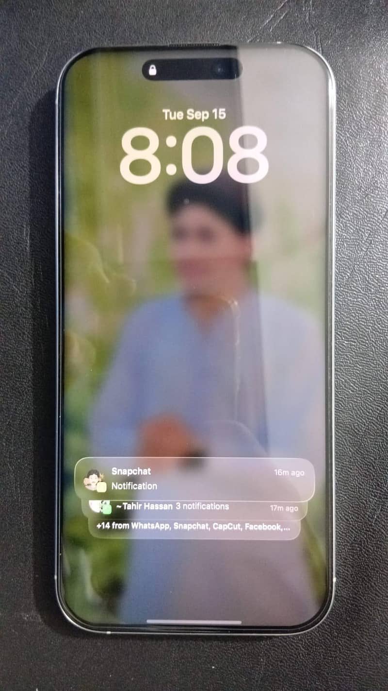 Apple iPhone 16 Pro Max 1