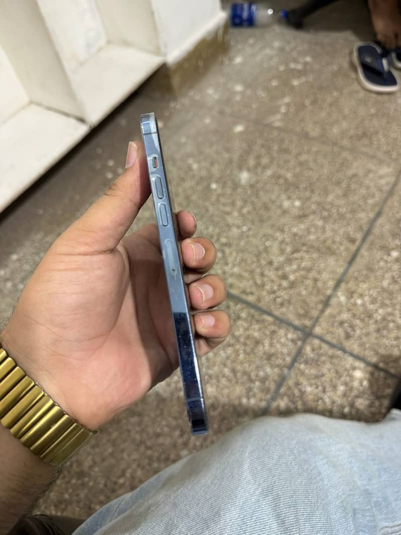 Apple iPhone 13 Pro Max 4